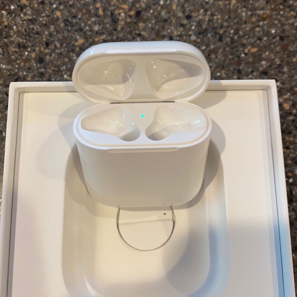 Airpod charging case